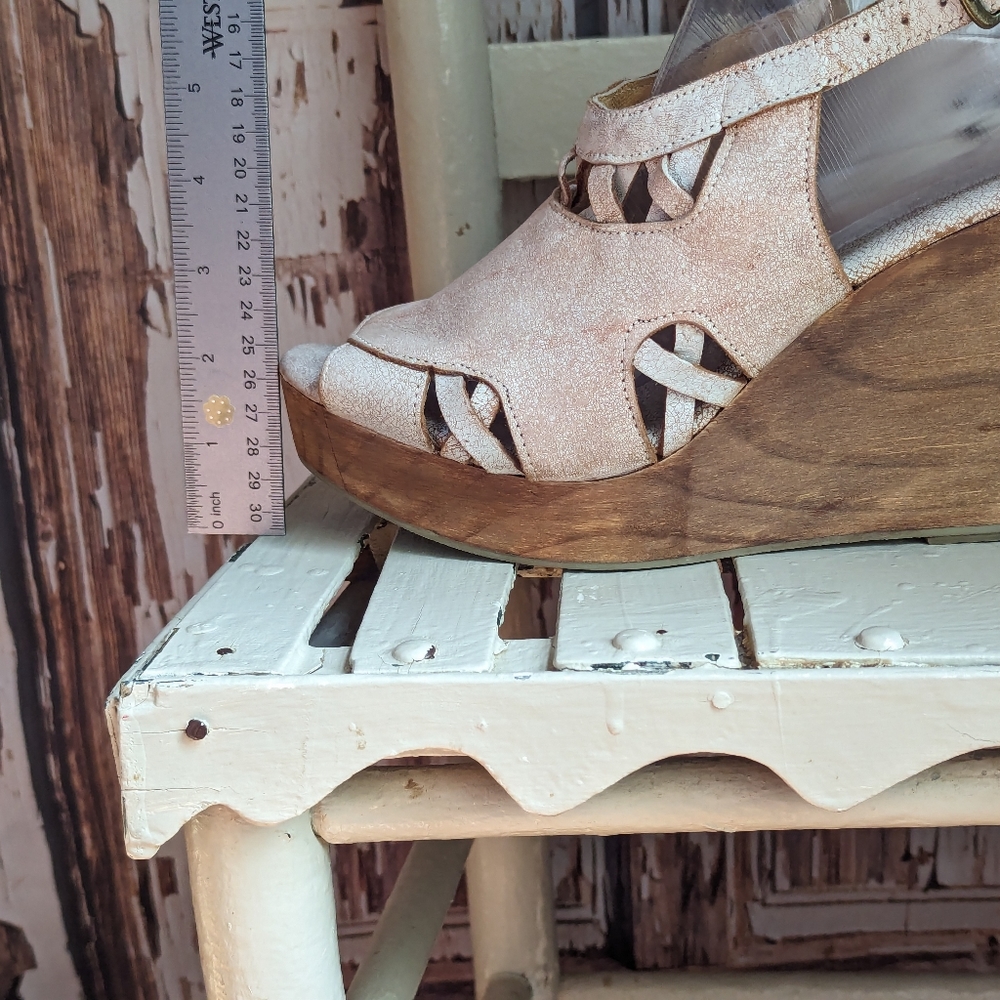 Very Volatile Platform Sandals View 3